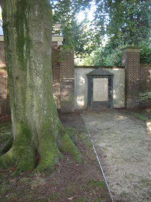 Gedenksteen omgekomen leerlingen en oud-leerlingen Nieuwe Lyceum